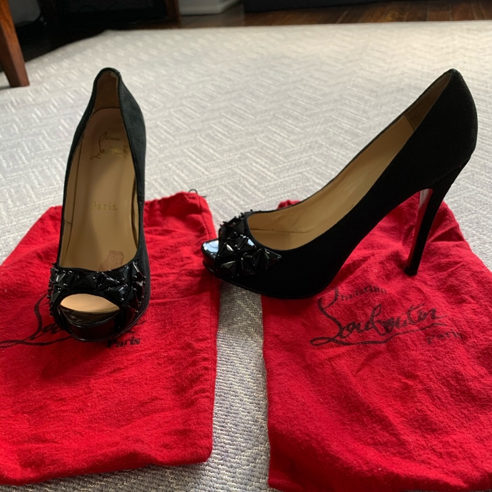 Authentic Christian Louboutin peep toe heels sz 38